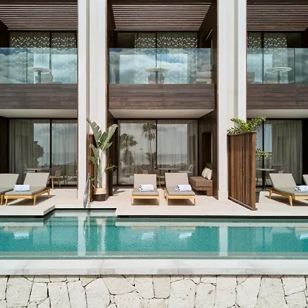 Royal Hideaway Corales 호텔 5*