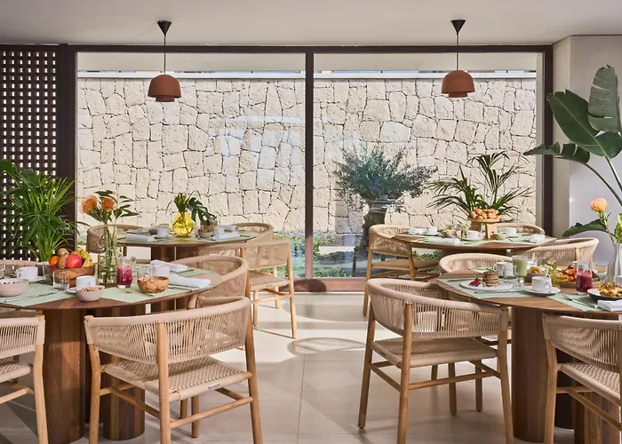 Royal Hideaway Corales 호텔